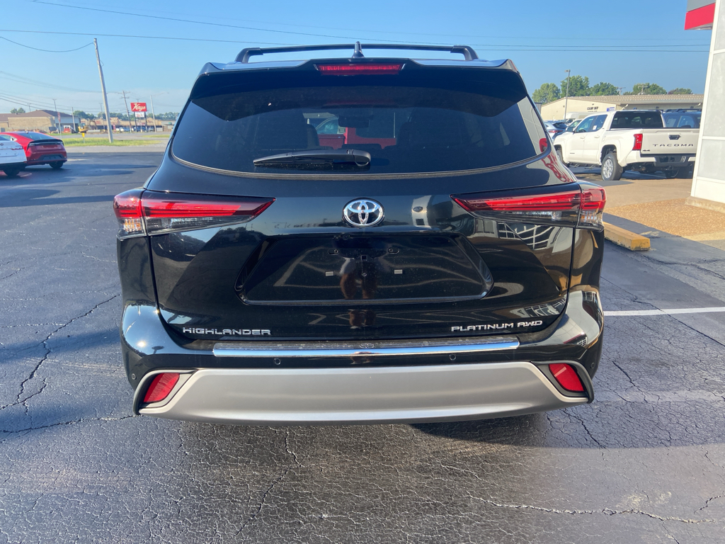 2026 Toyota Highlander Platinum photo 4