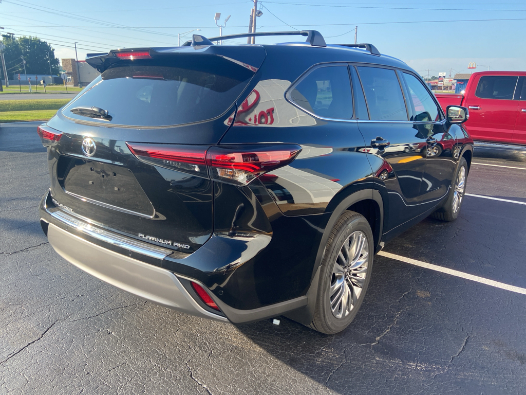 2026 Toyota Highlander Platinum photo 5