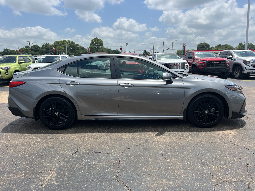 2026 Toyota Camry Hybrid SE photo 4