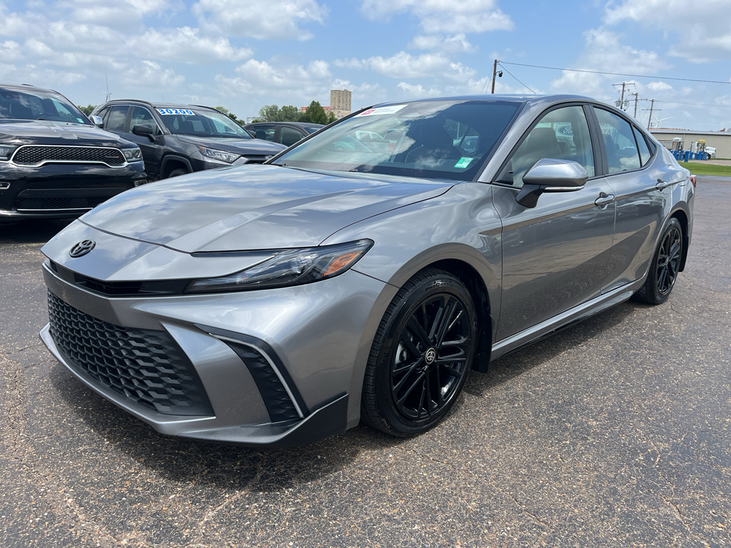 2026 Toyota Camry Hybrid SE photo 1