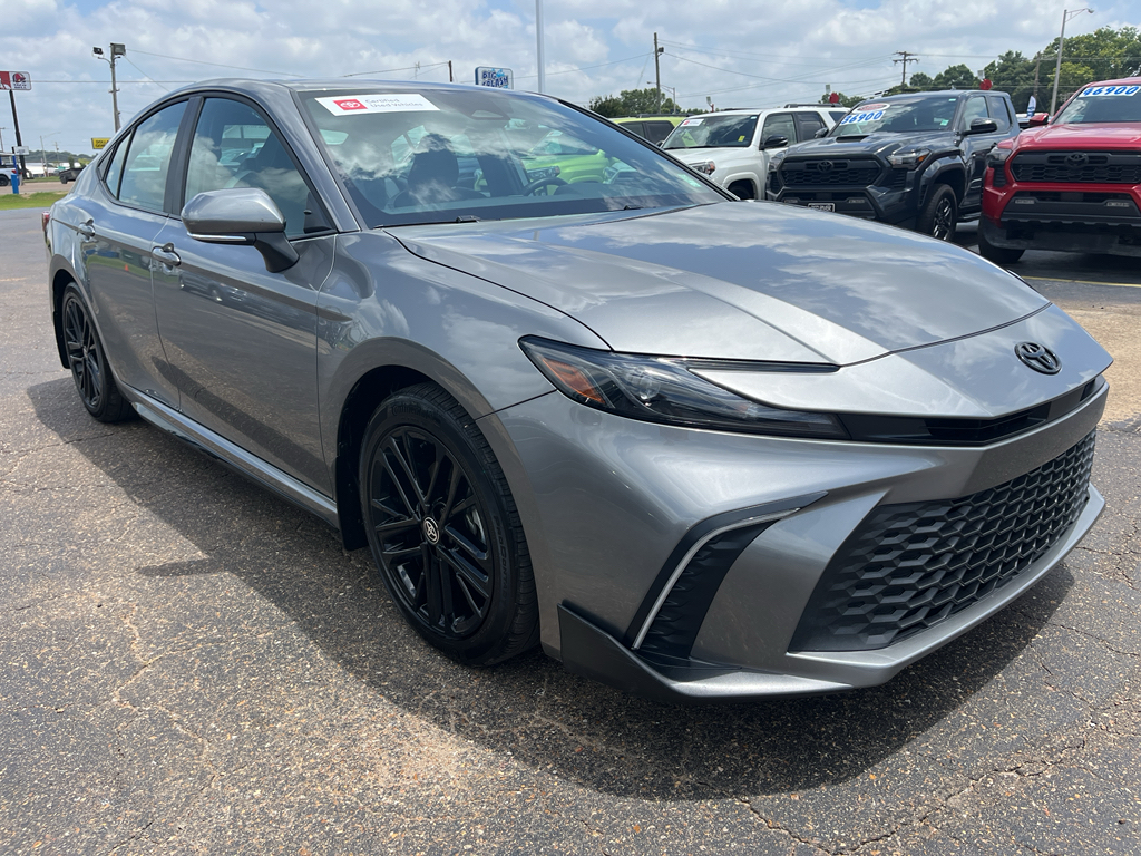 2026 Toyota Camry Hybrid SE photo 3