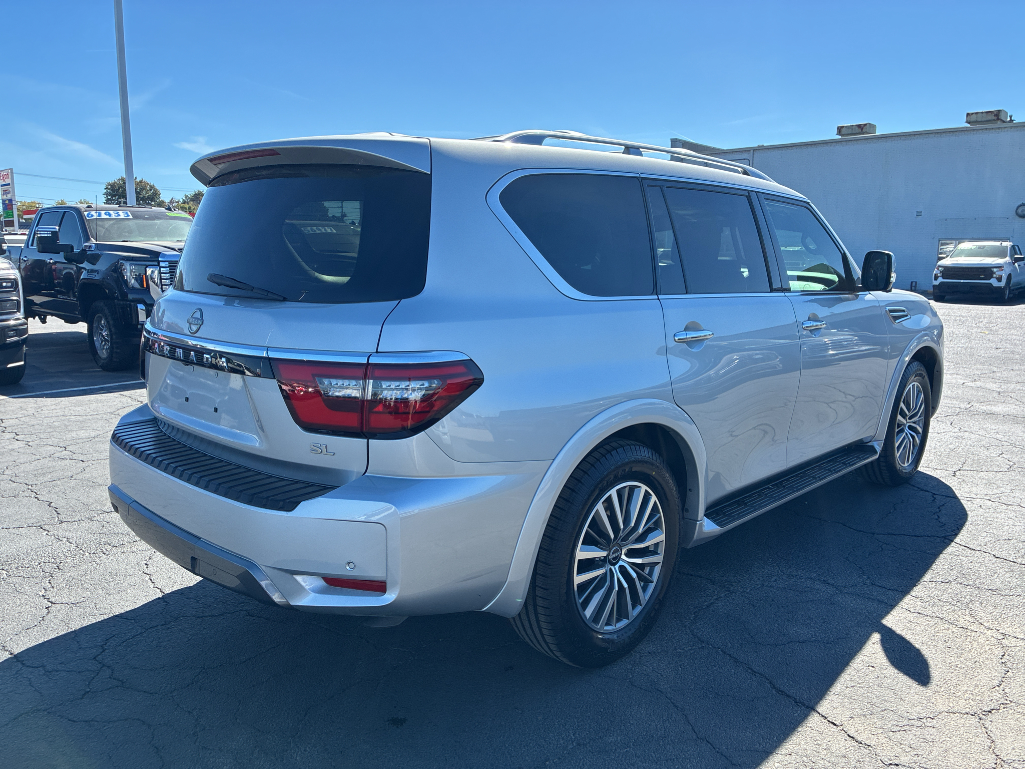 2024 Nissan Armada SL photo 5