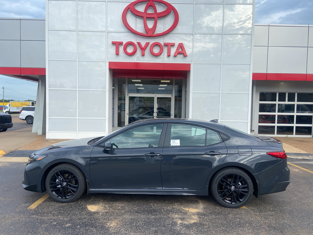 2026 Toyota Camry Hybrid SE photo 2