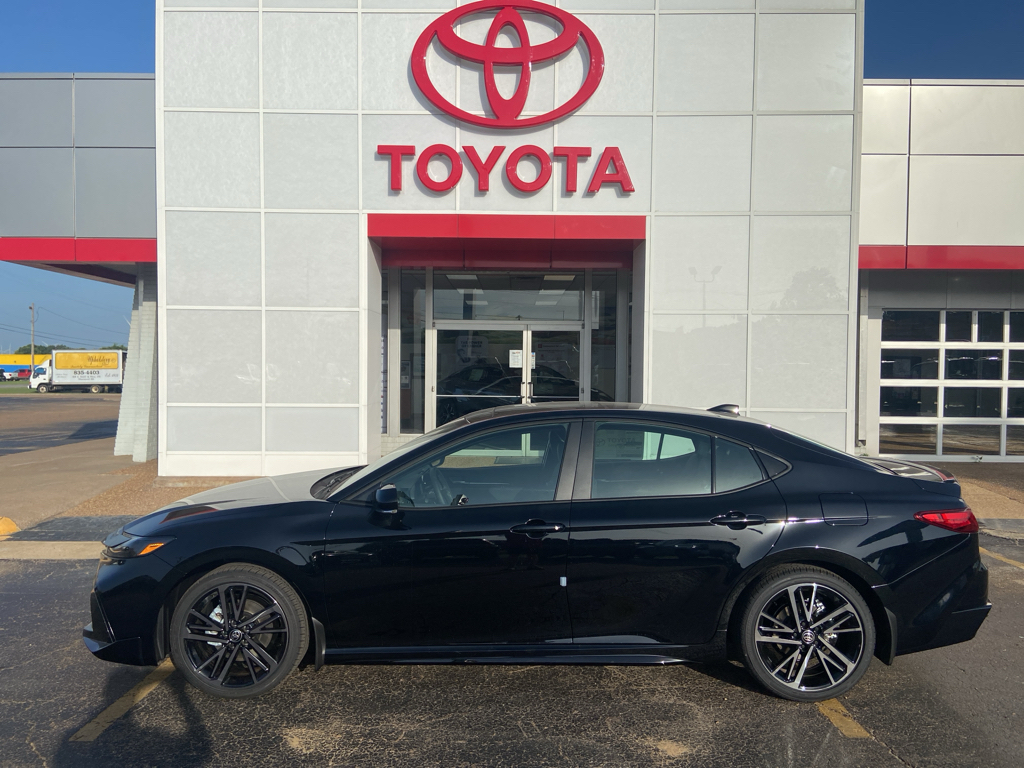 2026 Toyota Camry Hybrid XSE photo 2