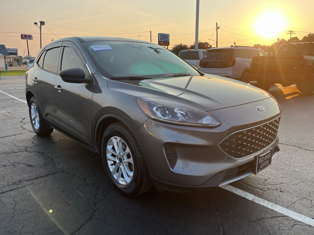 2022 Ford Escape SE photo 3
