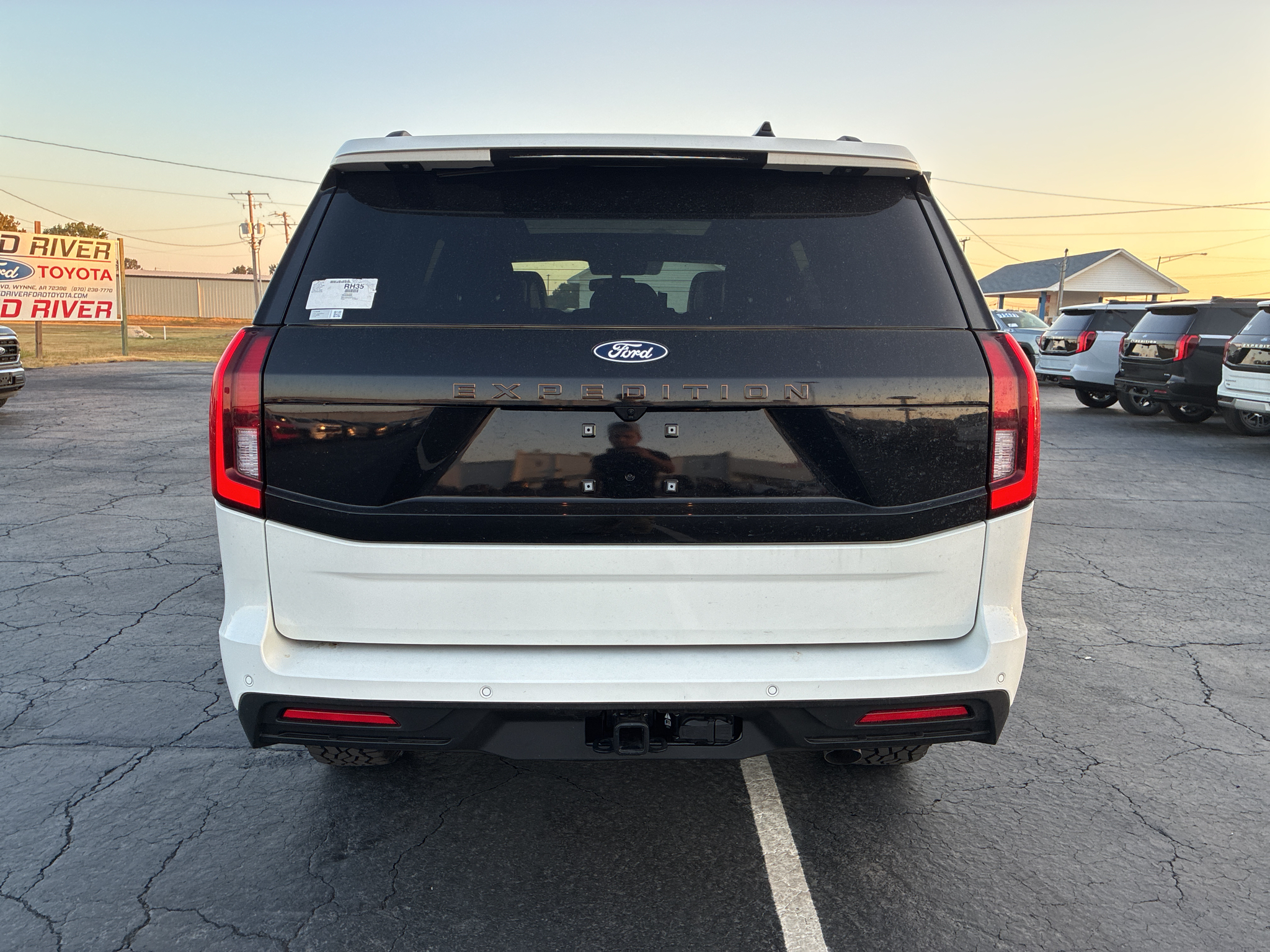 2027 Ford Expedition Tremor photo 6