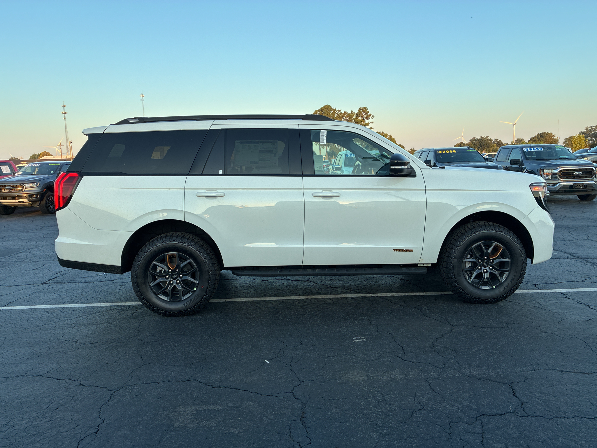 2027 Ford Expedition Tremor photo 4