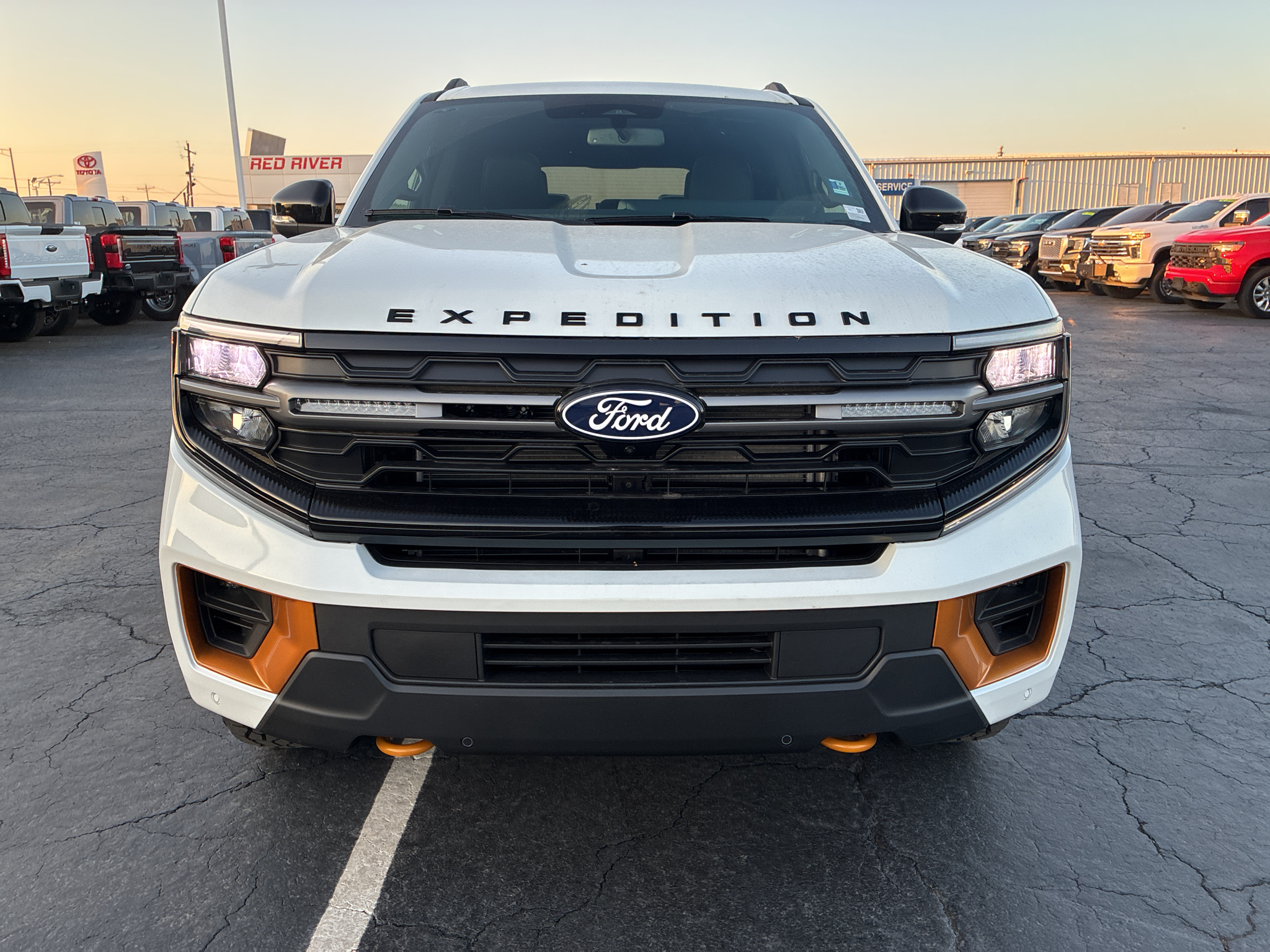 2027 Ford Expedition Tremor photo 2