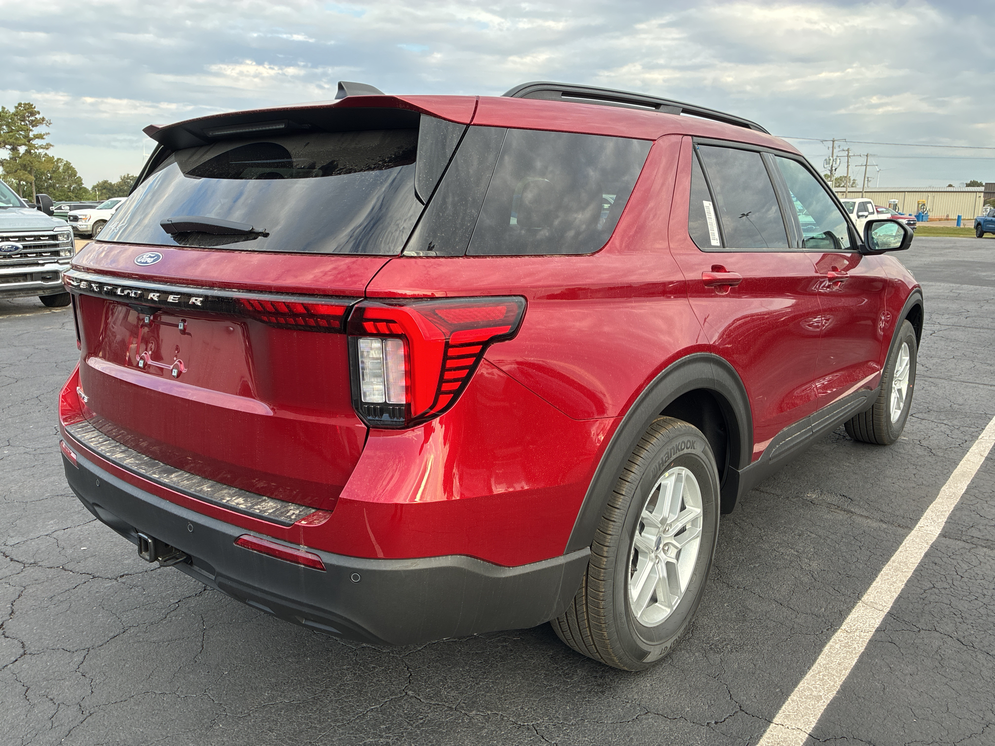 2027 Ford Explorer Active w/200A Pkg photo 5
