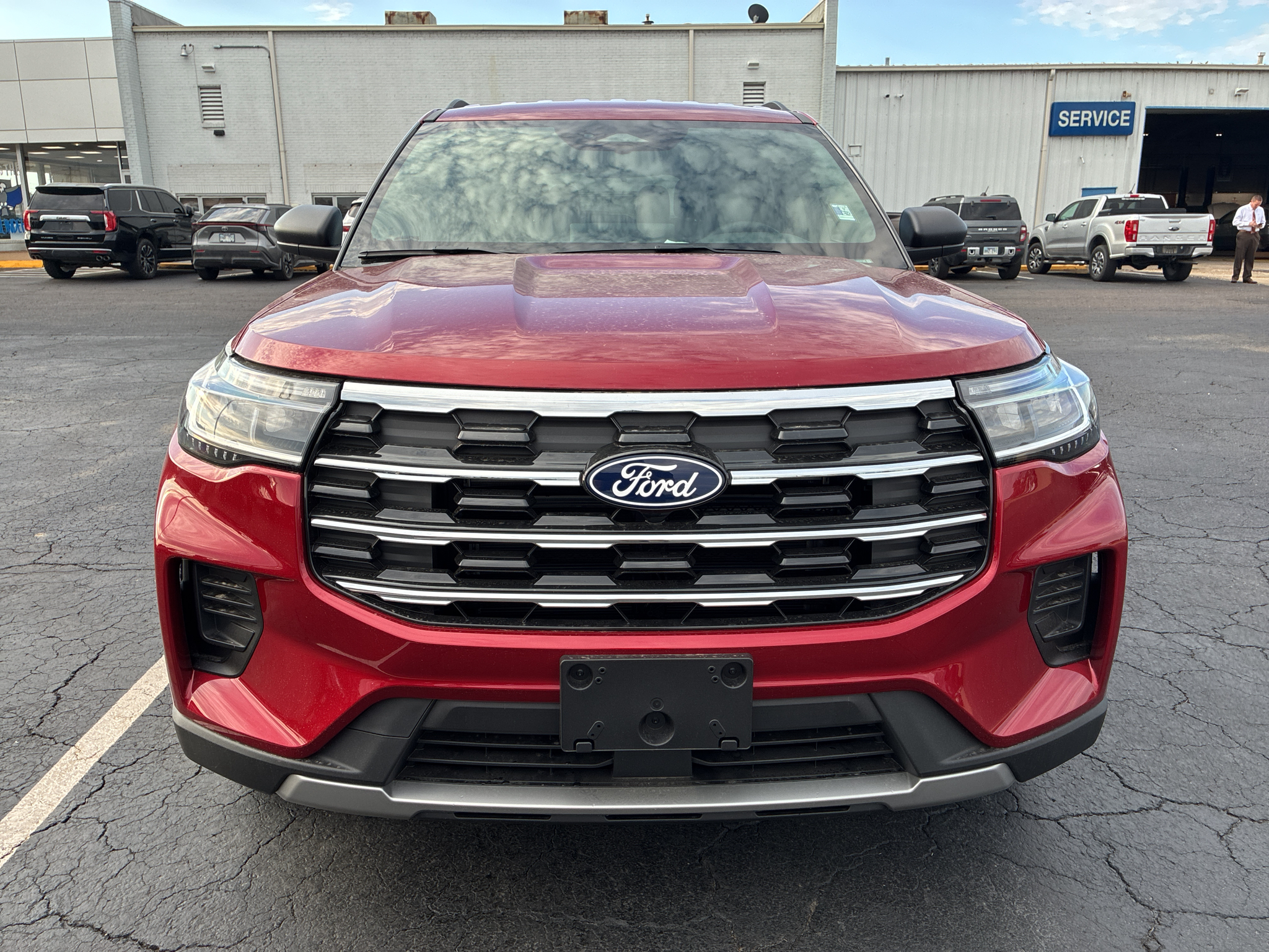 2027 Ford Explorer Active w/200A Pkg photo 2