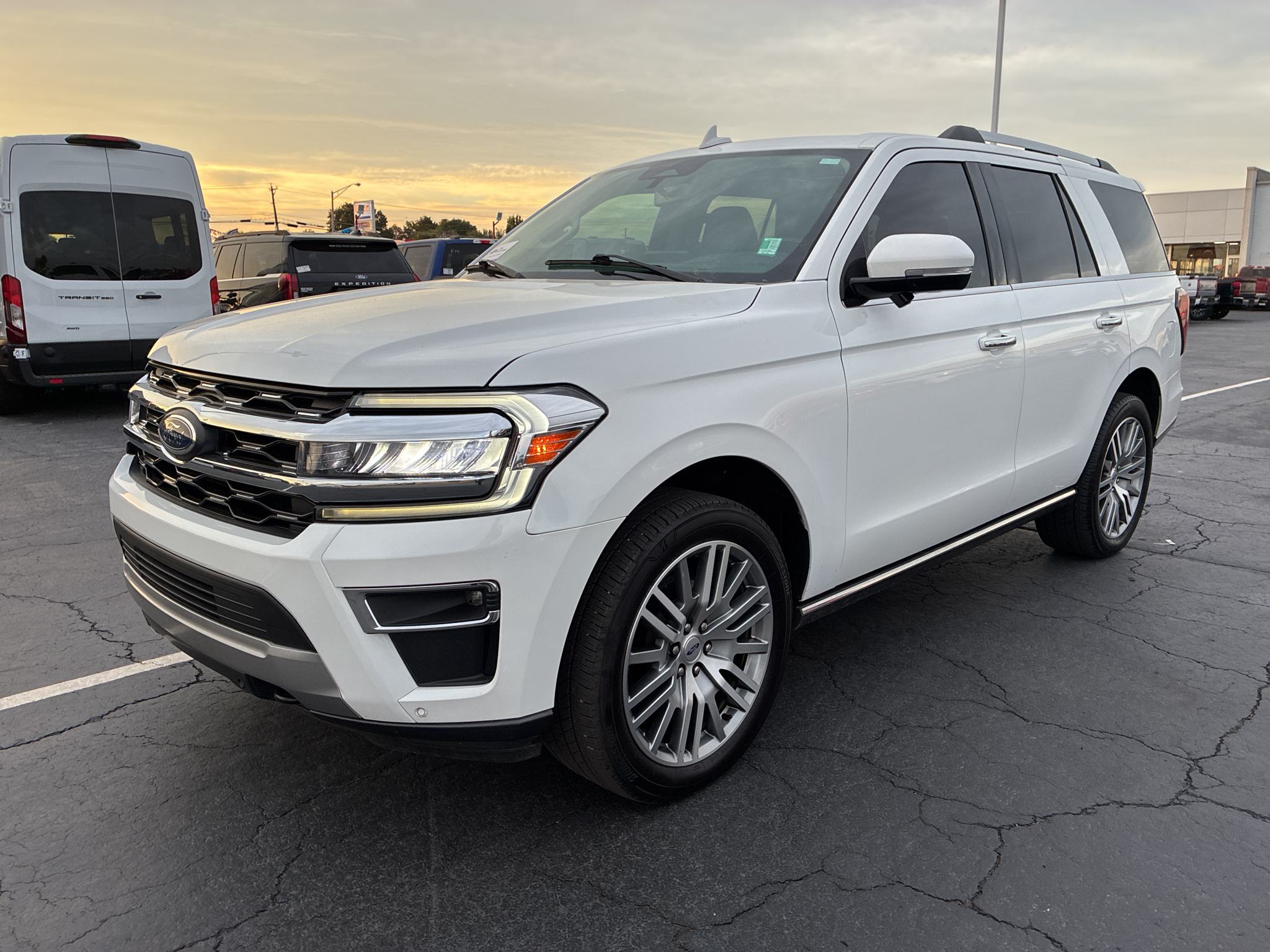 2023 Ford Expedition Limited photo 1