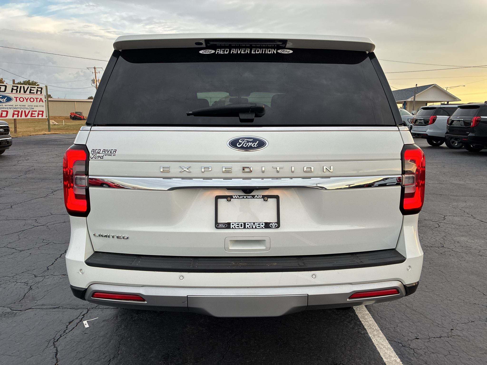 2023 Ford Expedition Limited photo 6