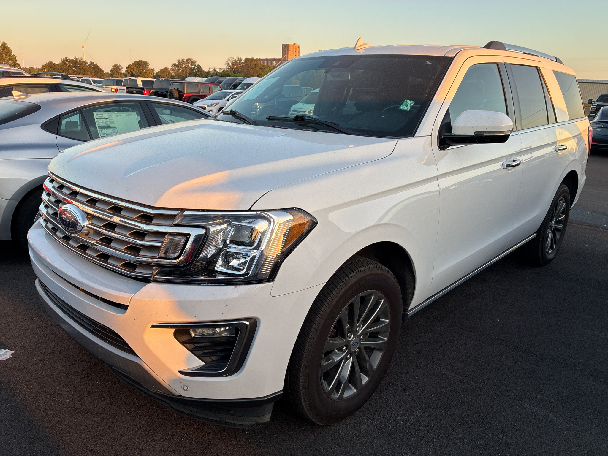 2020 Ford Expedition Limited photo 1
