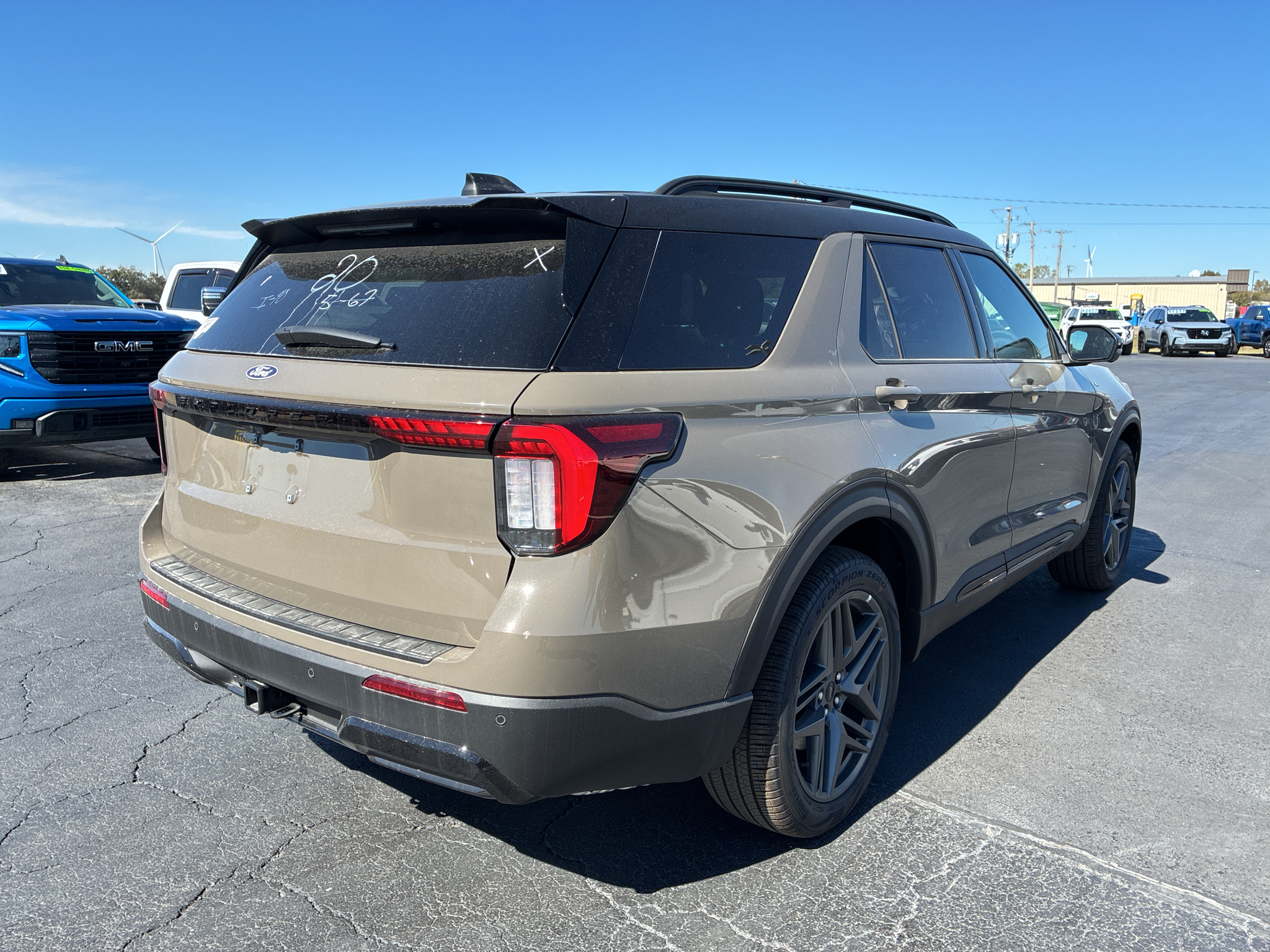 2027 Ford Explorer ST-Line photo 5
