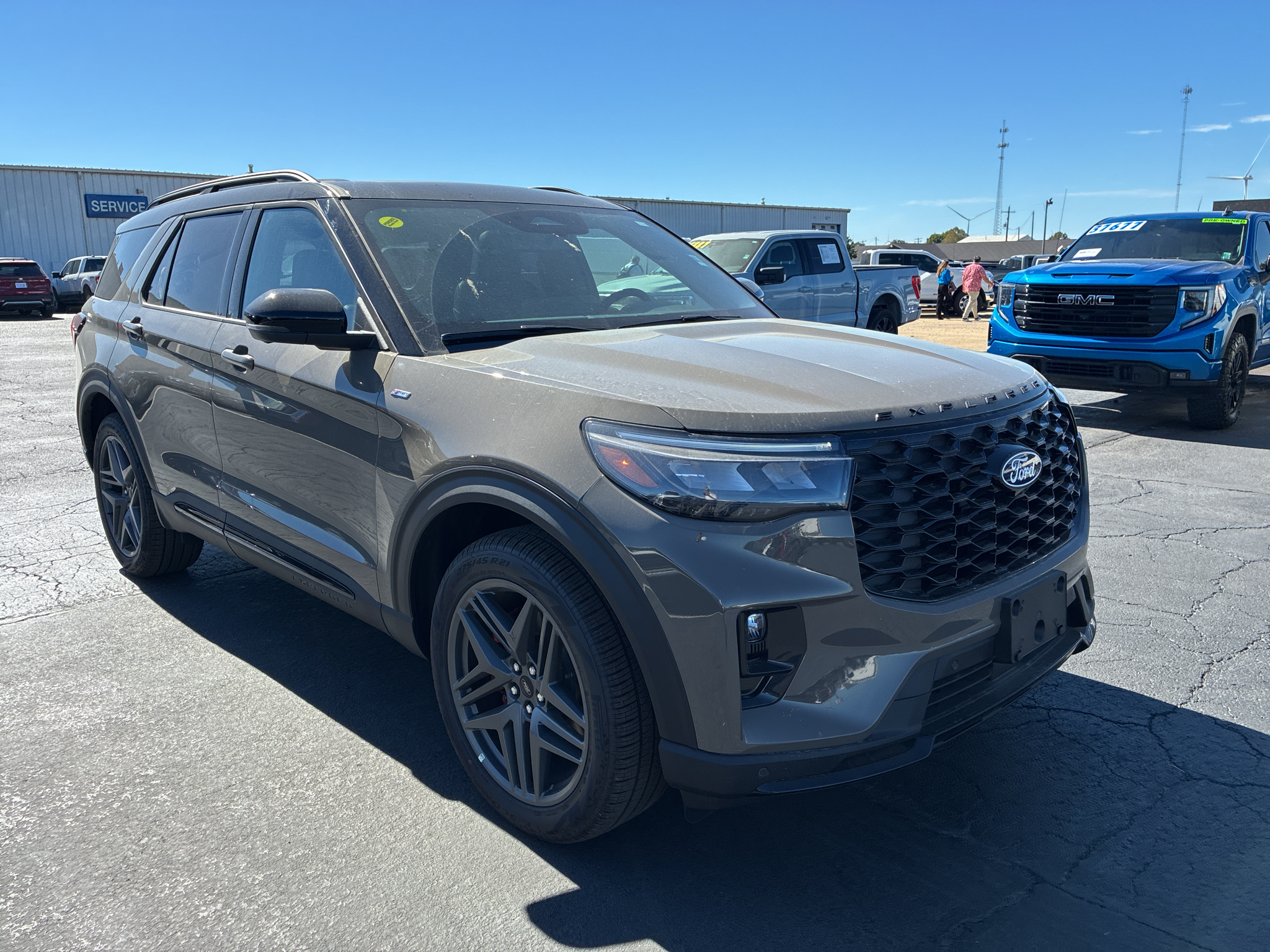 2027 Ford Explorer ST-Line photo 3