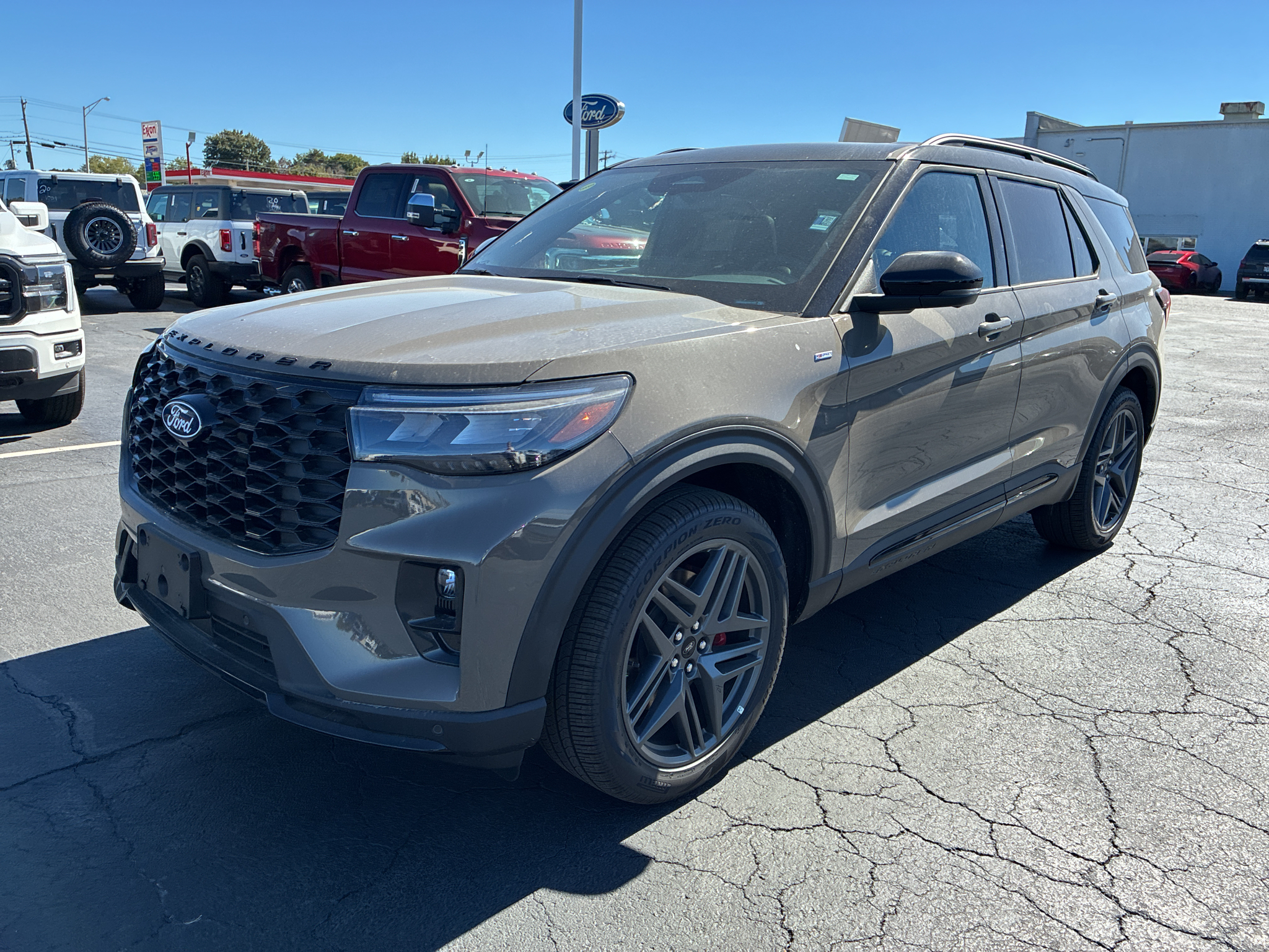 2027 Ford Explorer ST-Line photo 1