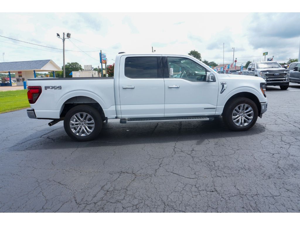 2025 Ford F-150 XLT photo 5