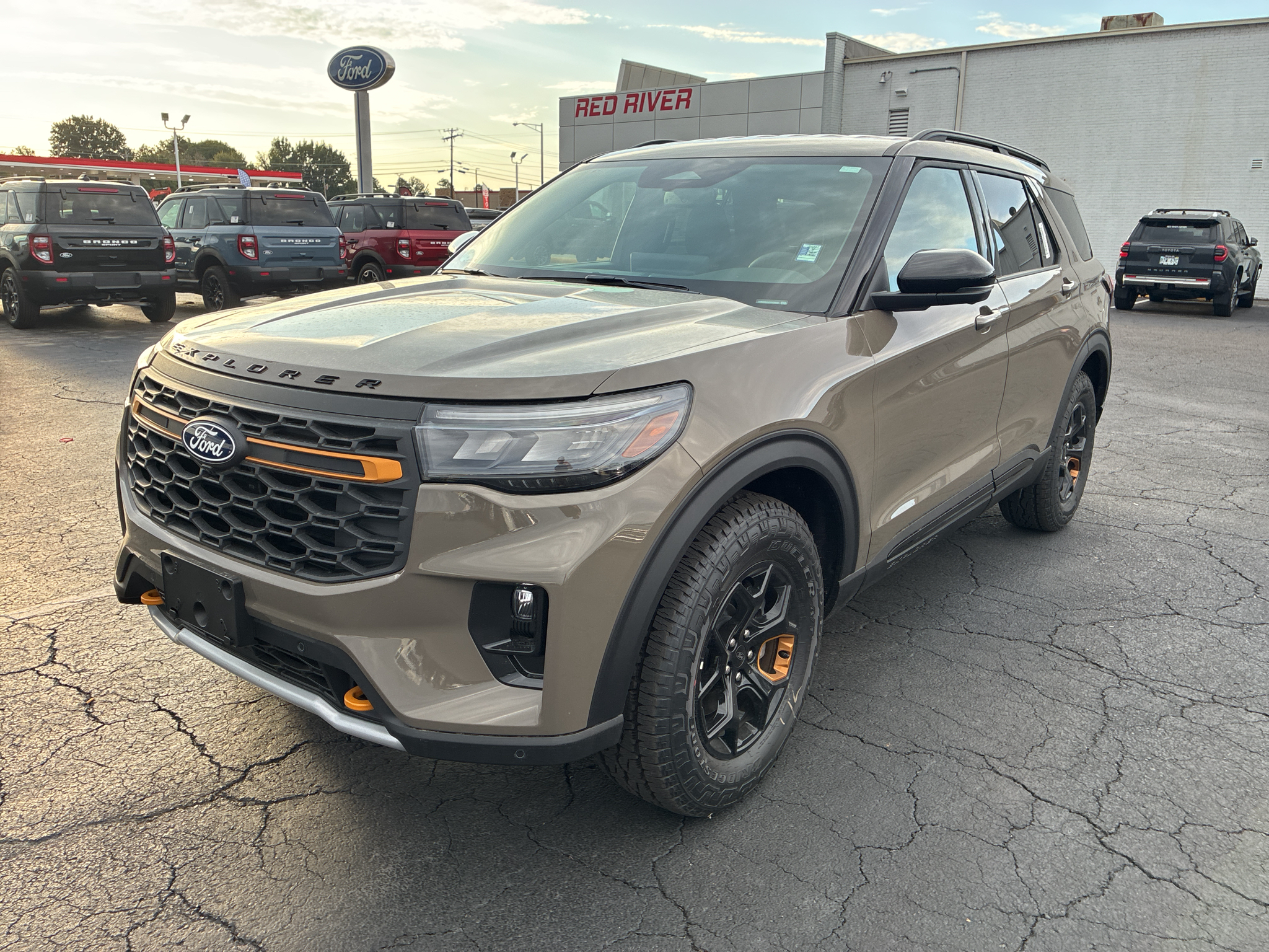 2027 Ford Explorer Tremor photo 1