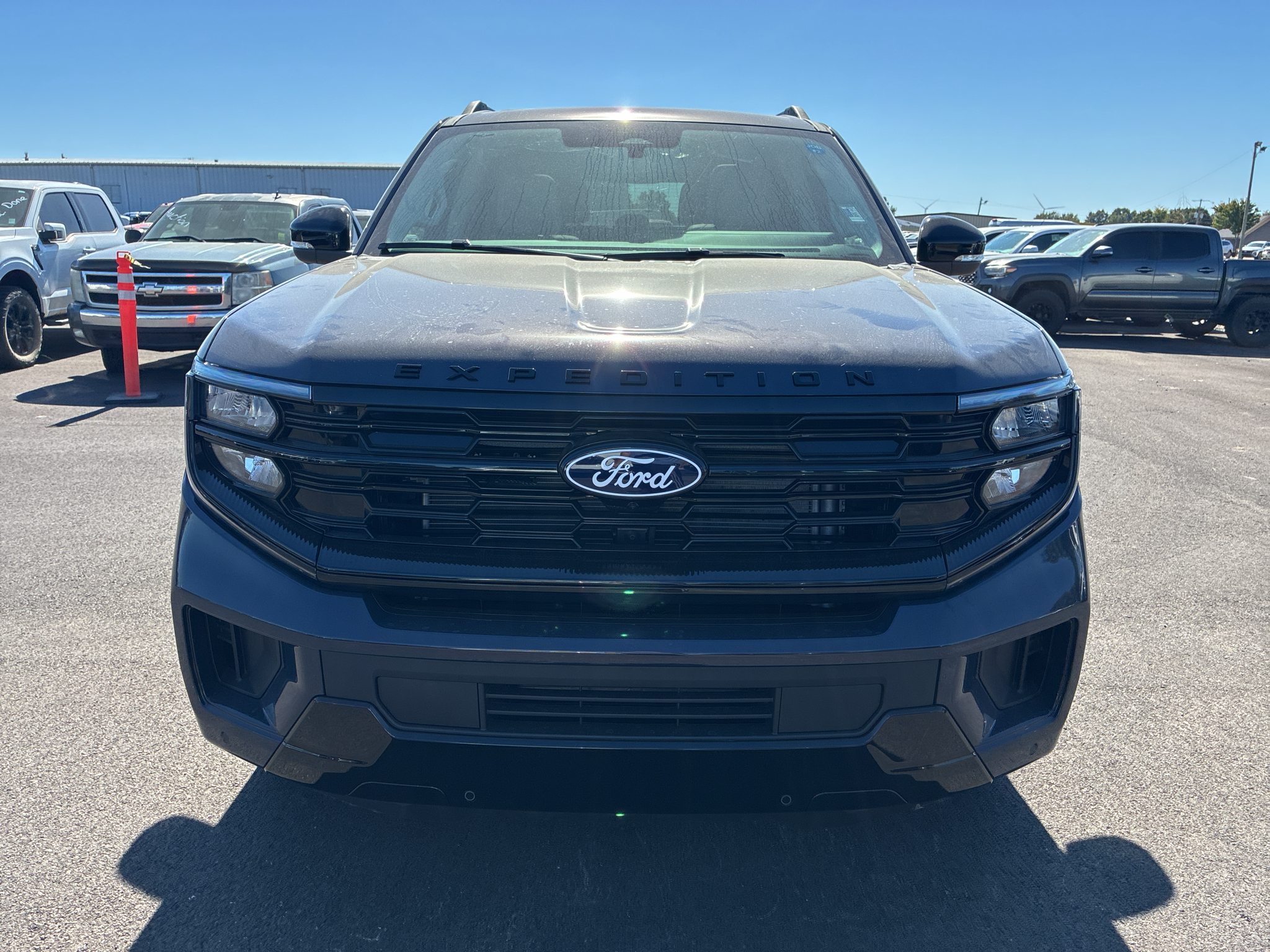 2027 Ford Expedition Platinum photo 2