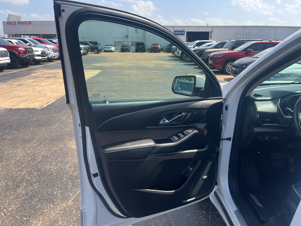 2020 Chevrolet Traverse representative vehicle photo