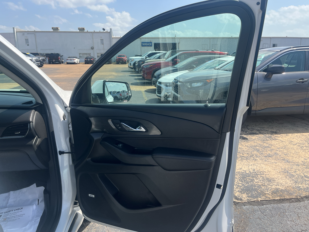 2020 Chevrolet Traverse representative vehicle photo