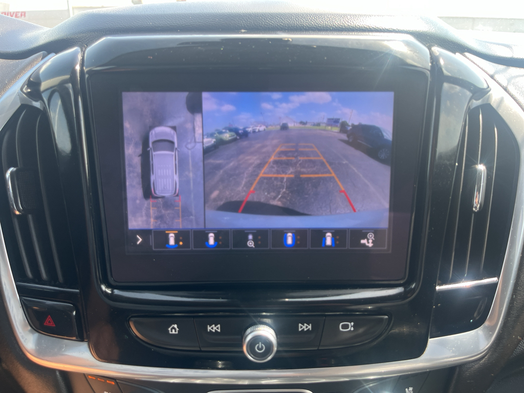 2020 Chevrolet Traverse representative vehicle photo