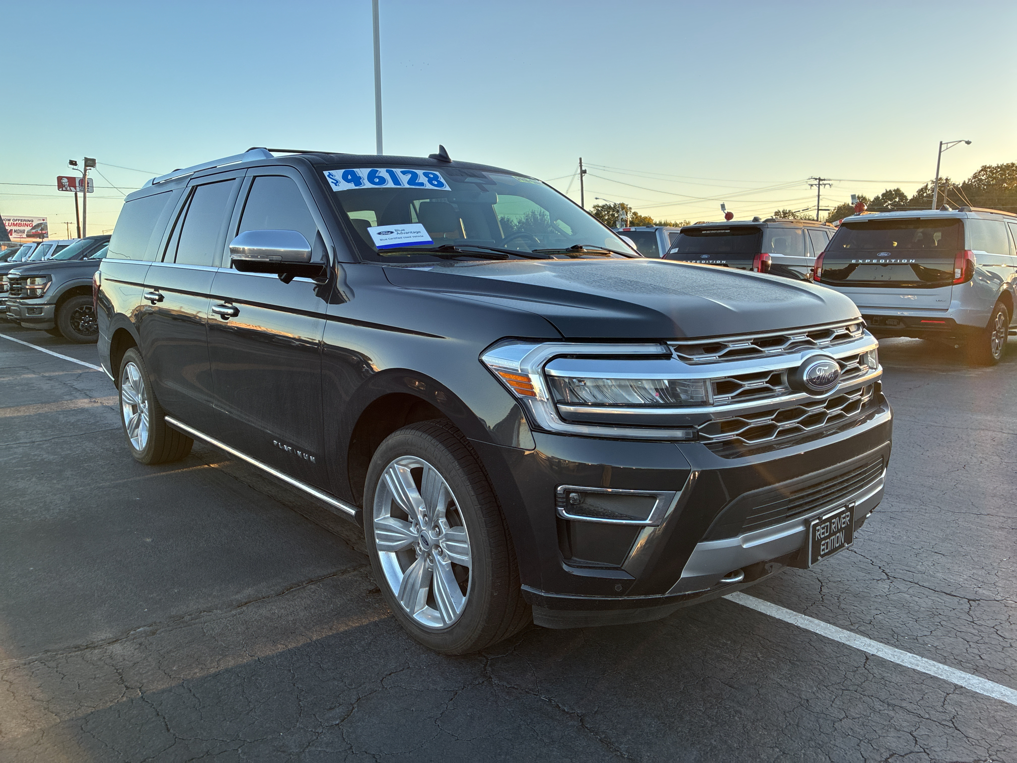 2022 Ford Expedition MAX Platinum photo 3