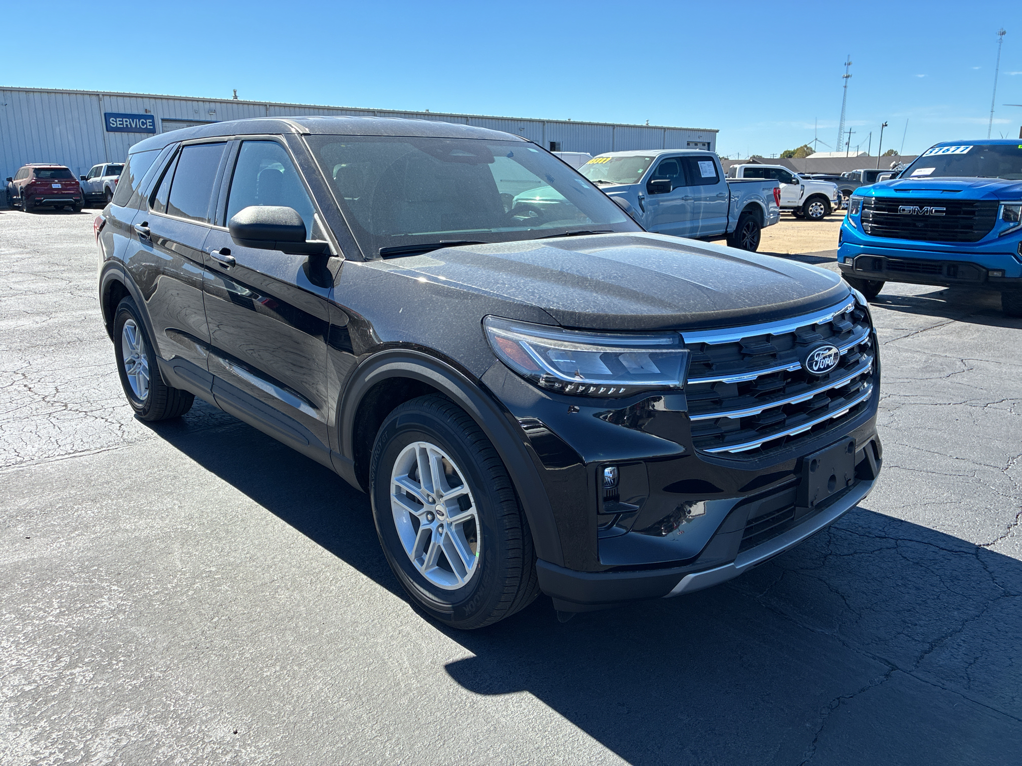 2027 Ford Explorer Active w/200A Pkg photo 3
