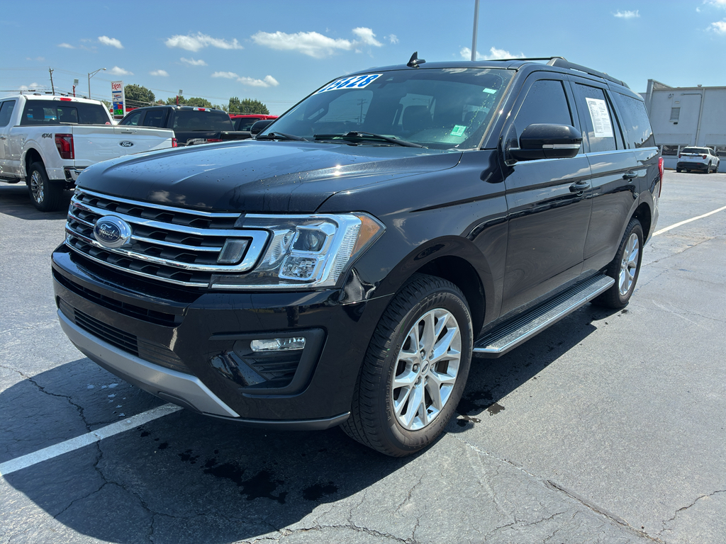 2021 Ford Expedition XLT photo 1