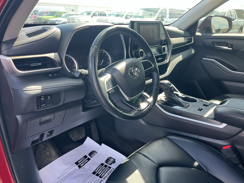 2023 Toyota Highlander representative vehicle photo