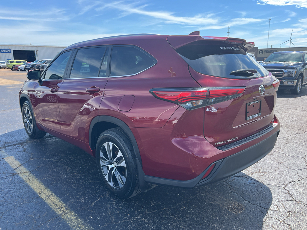 2023 Toyota Highlander representative vehicle photo