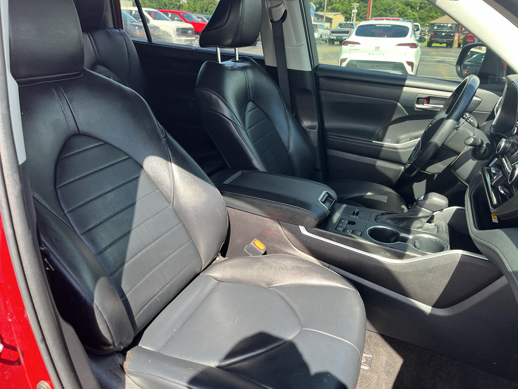 2023 Toyota Highlander representative vehicle photo