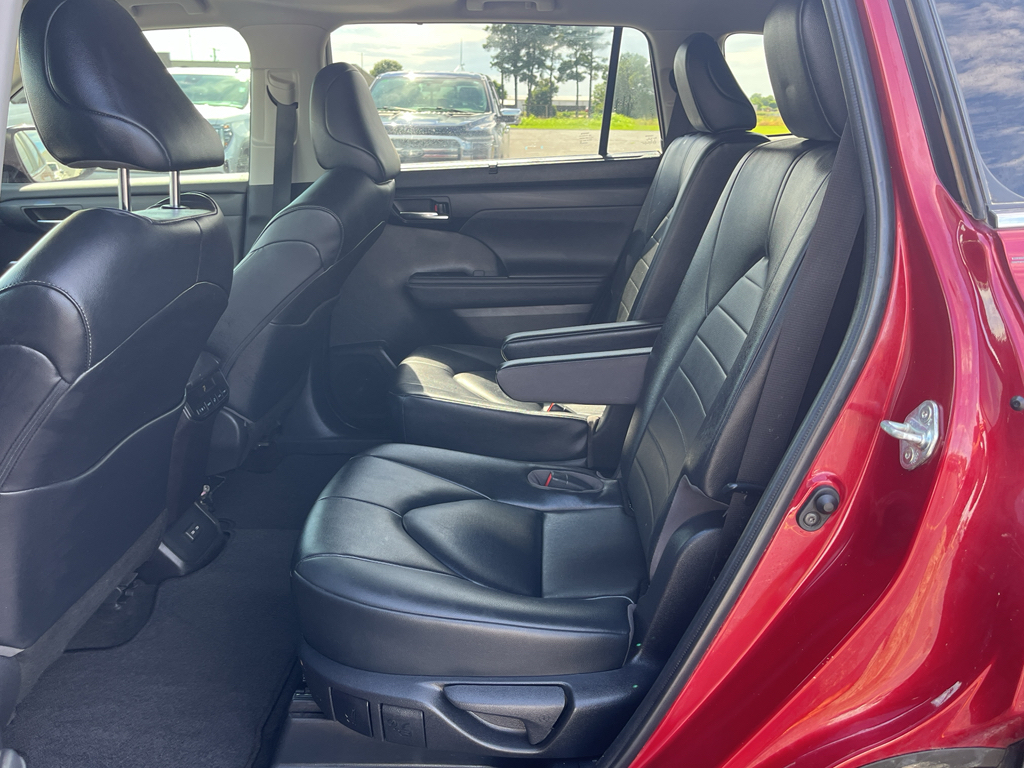 2023 Toyota Highlander representative vehicle photo