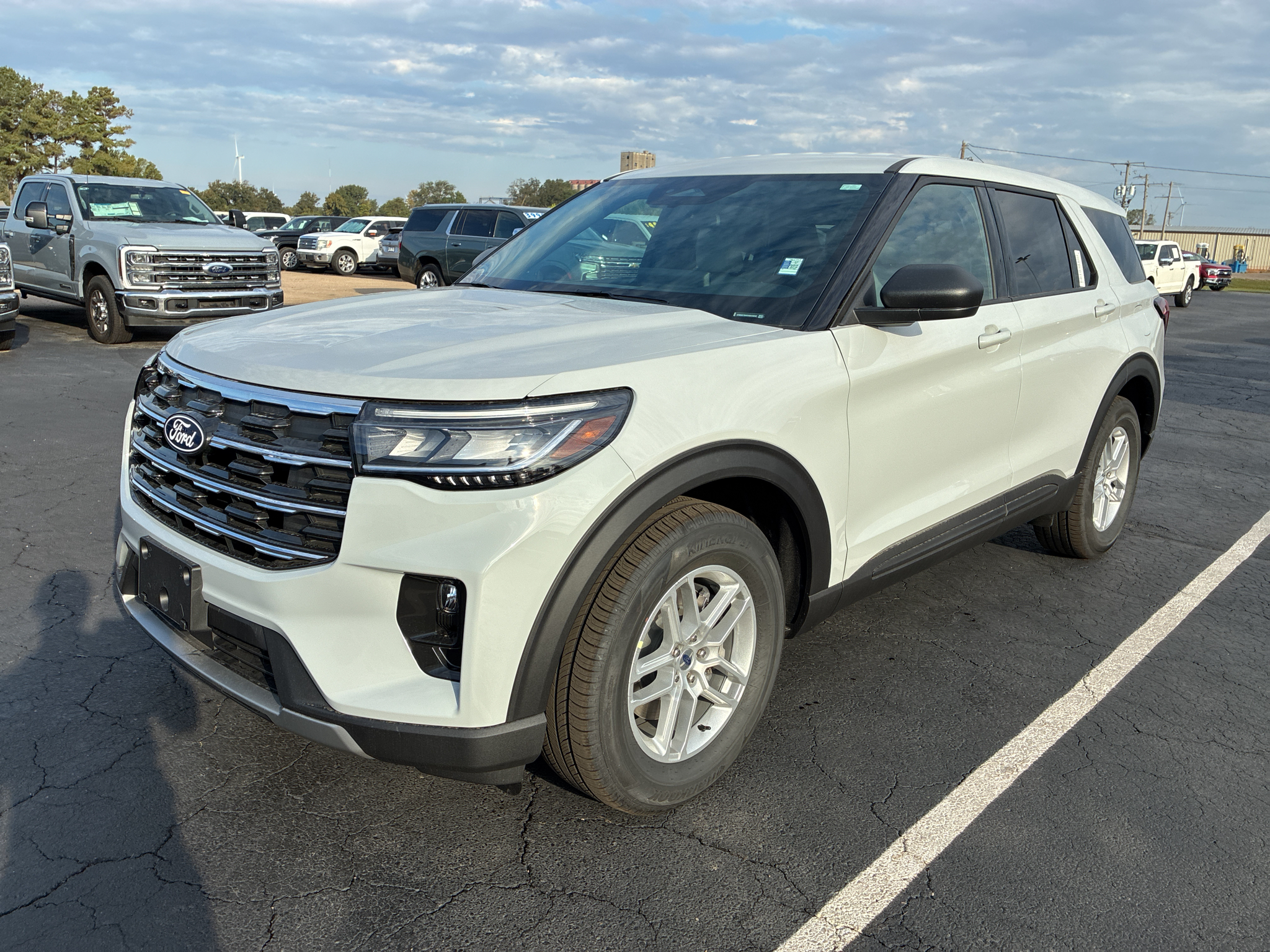 2027 Ford Explorer Active w/200A Pkg photo 1