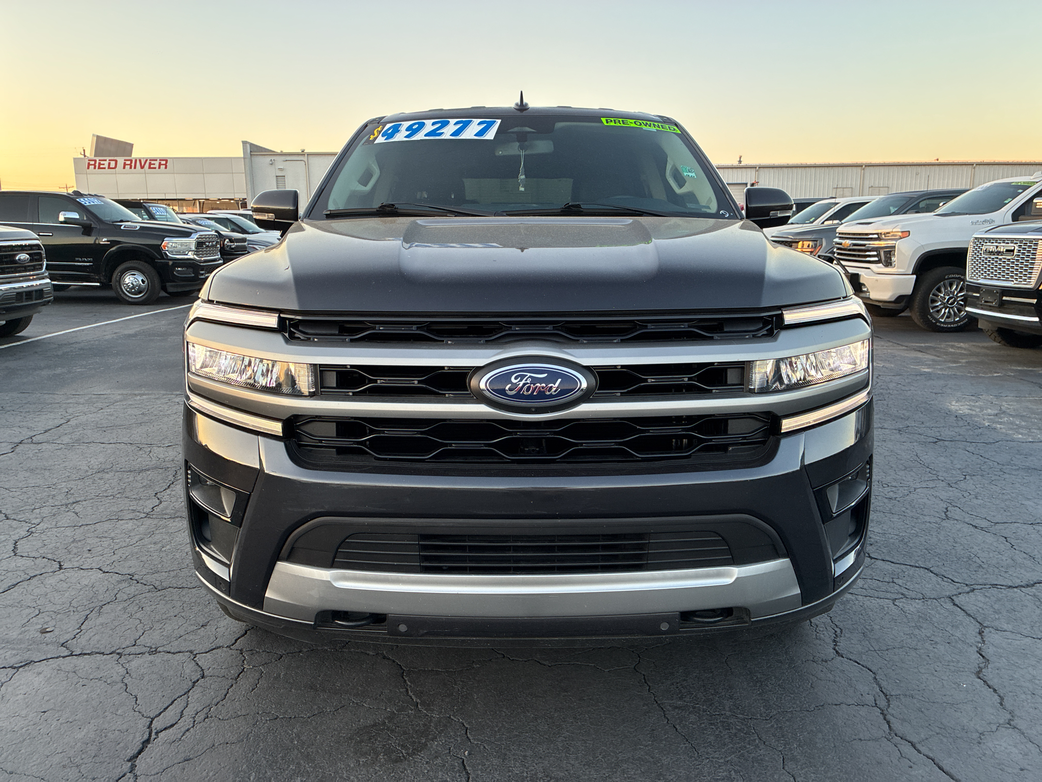 2024 Ford Expedition MAX XLT photo 2