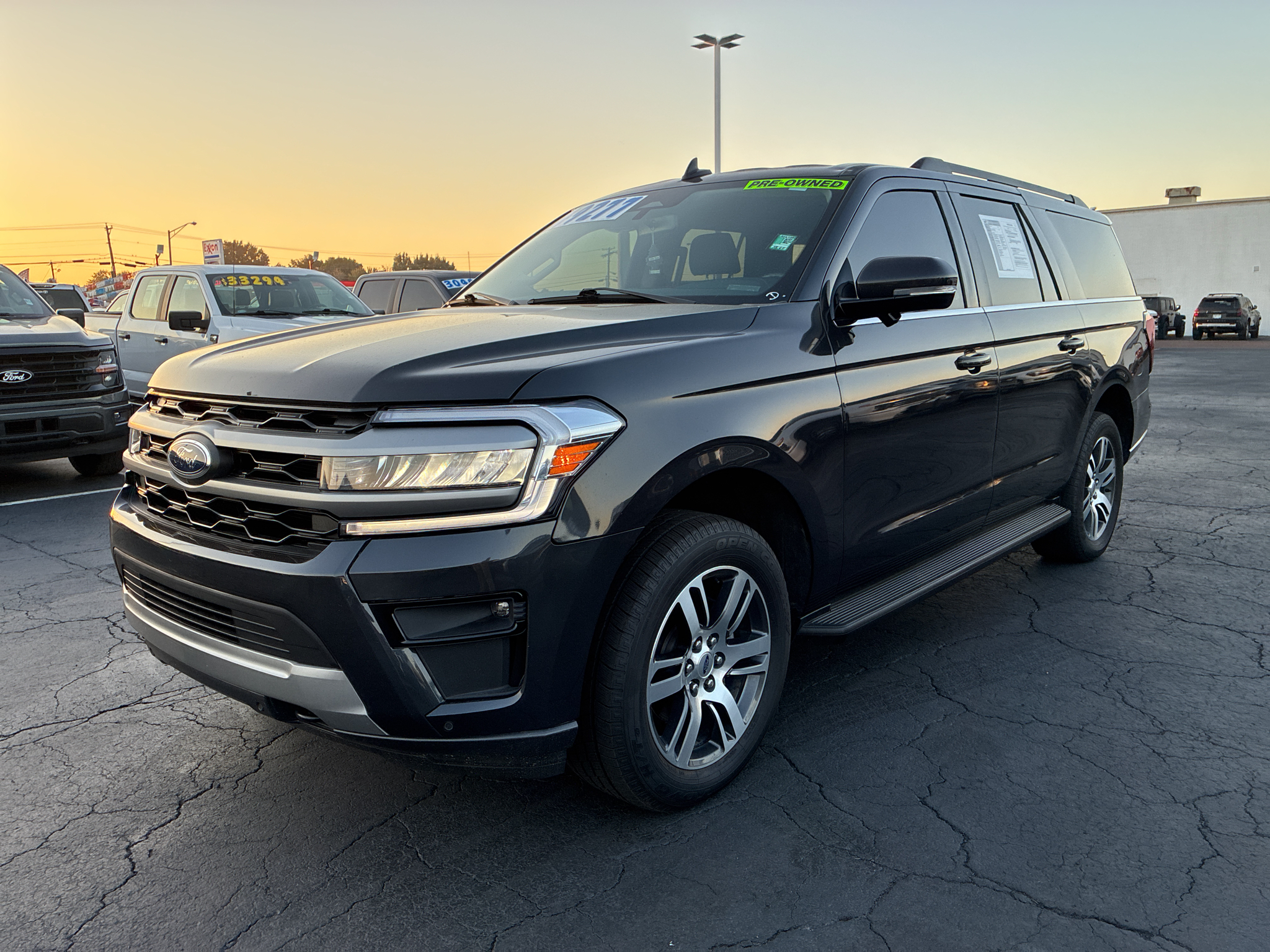 2024 Ford Expedition MAX XLT photo 1