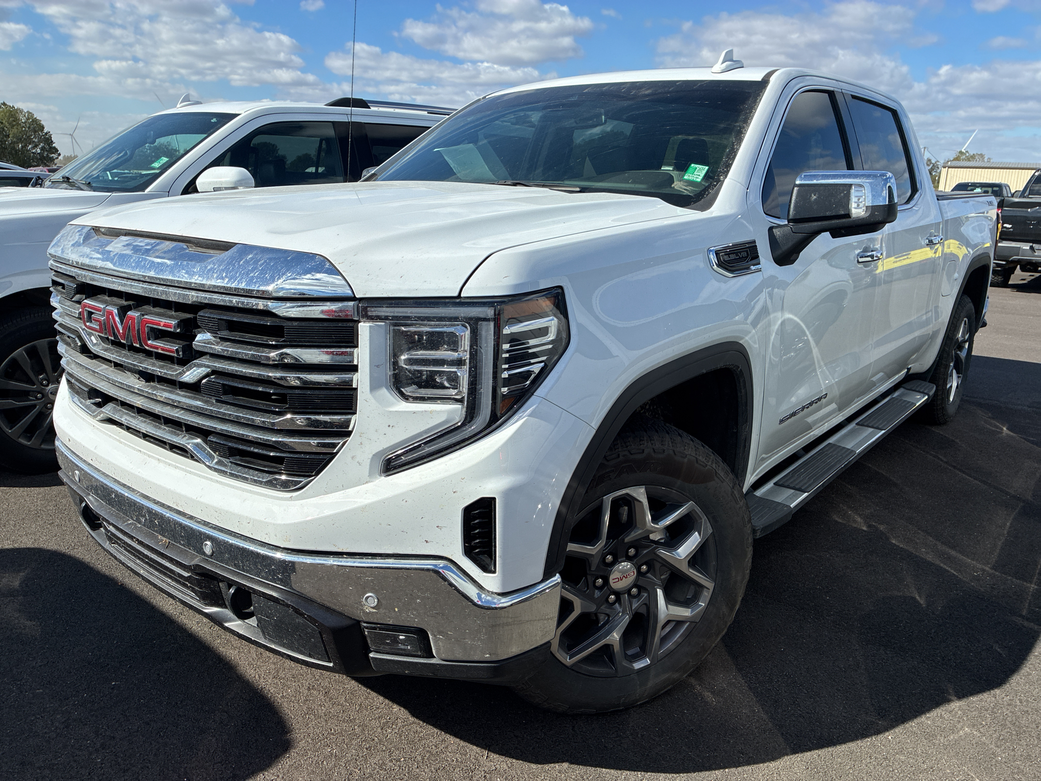 2026 GMC Sierra SLT photo 1