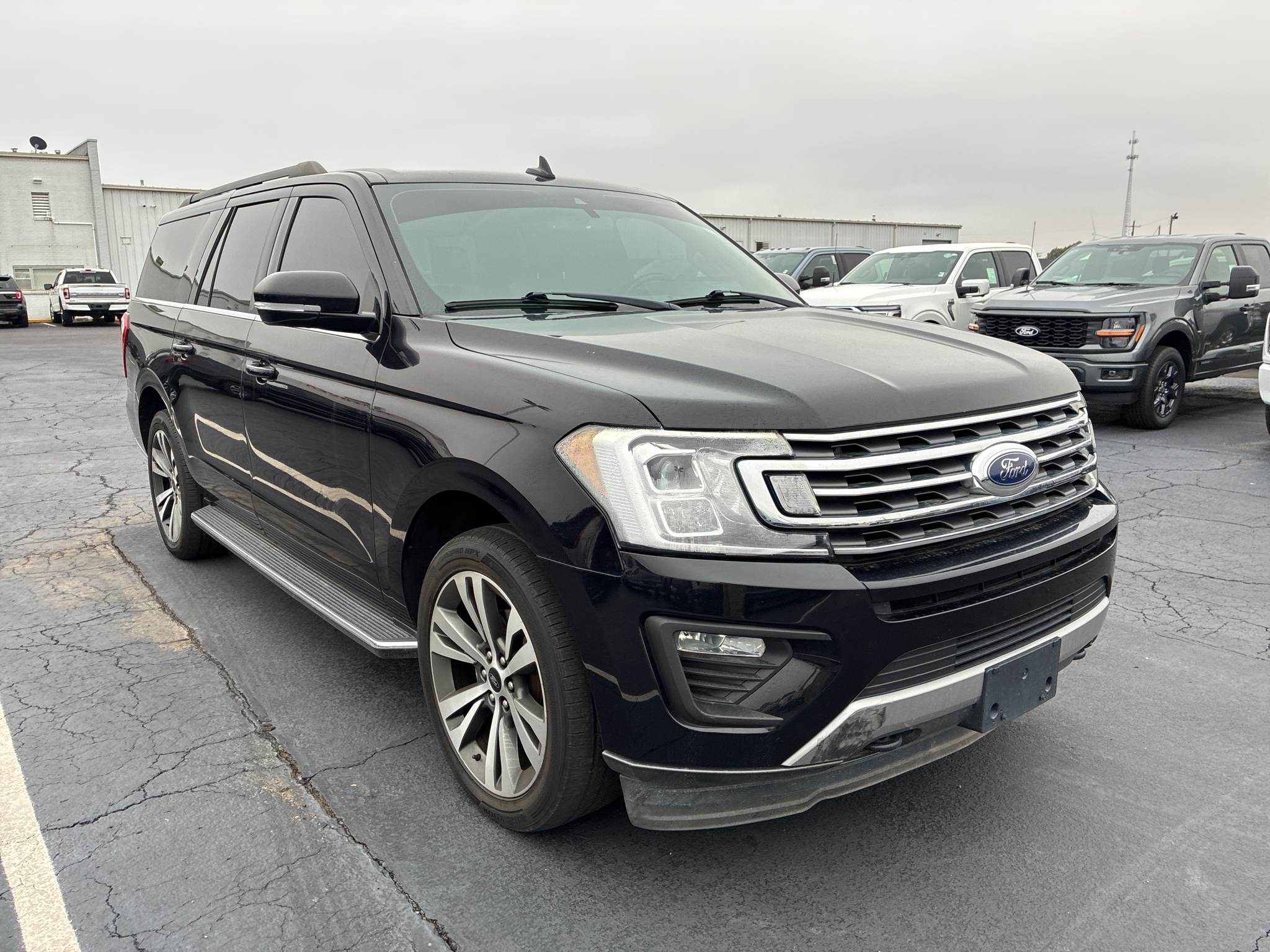 2020 Ford Expedition MAX XLT photo 3