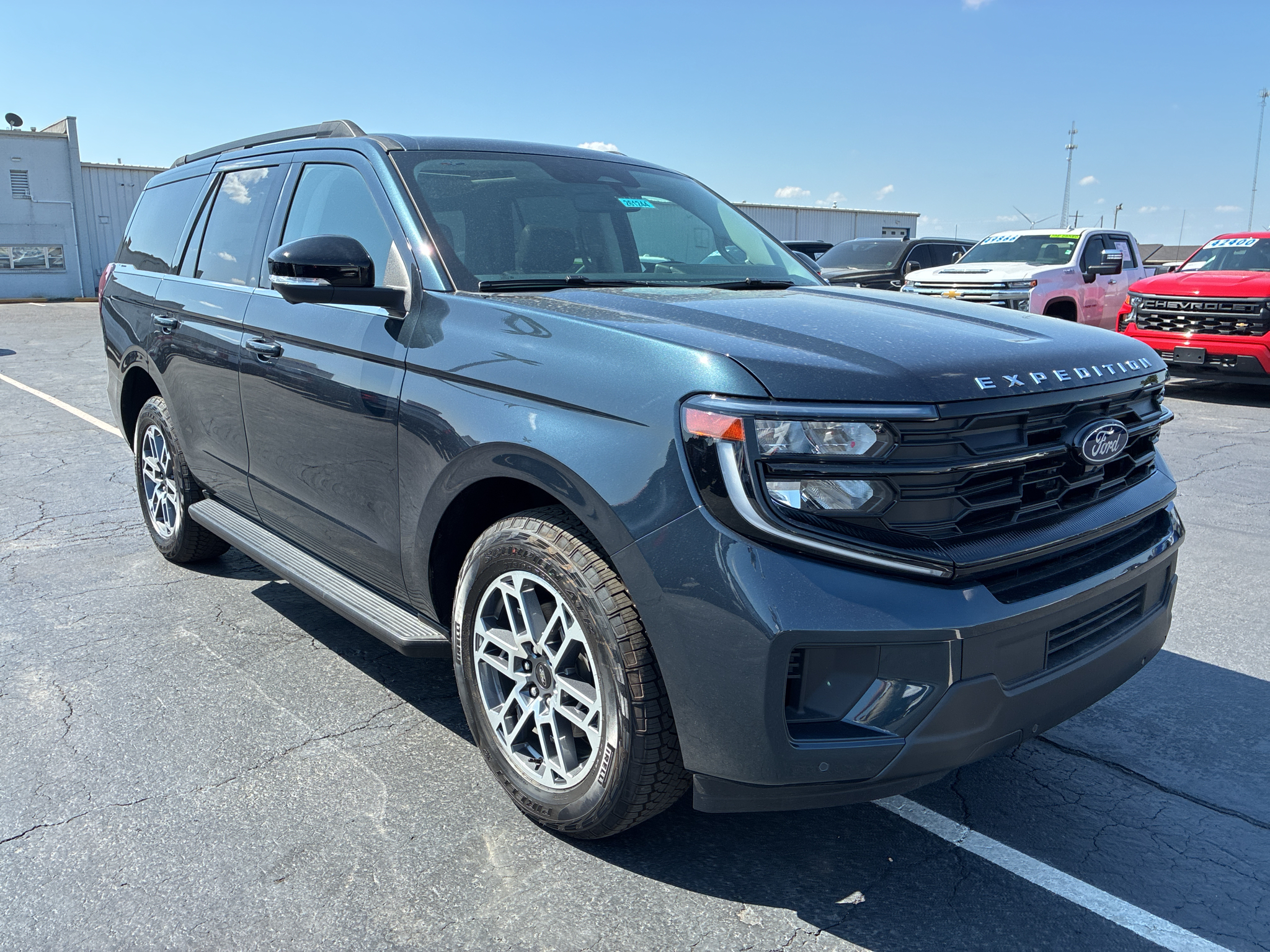 2026 Ford Expedition Active photo 3