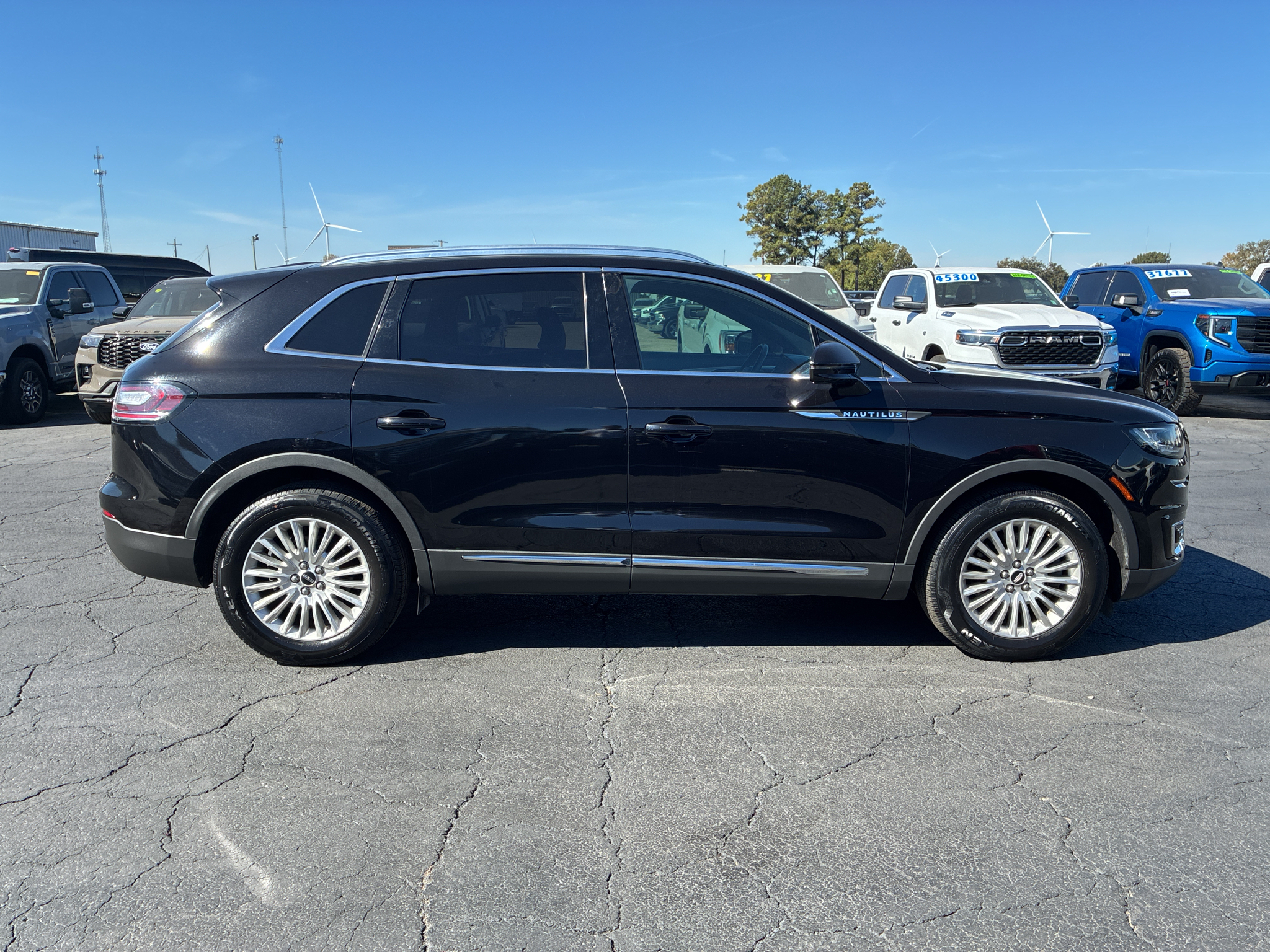 2019 Lincoln Nautilus Standard photo 4