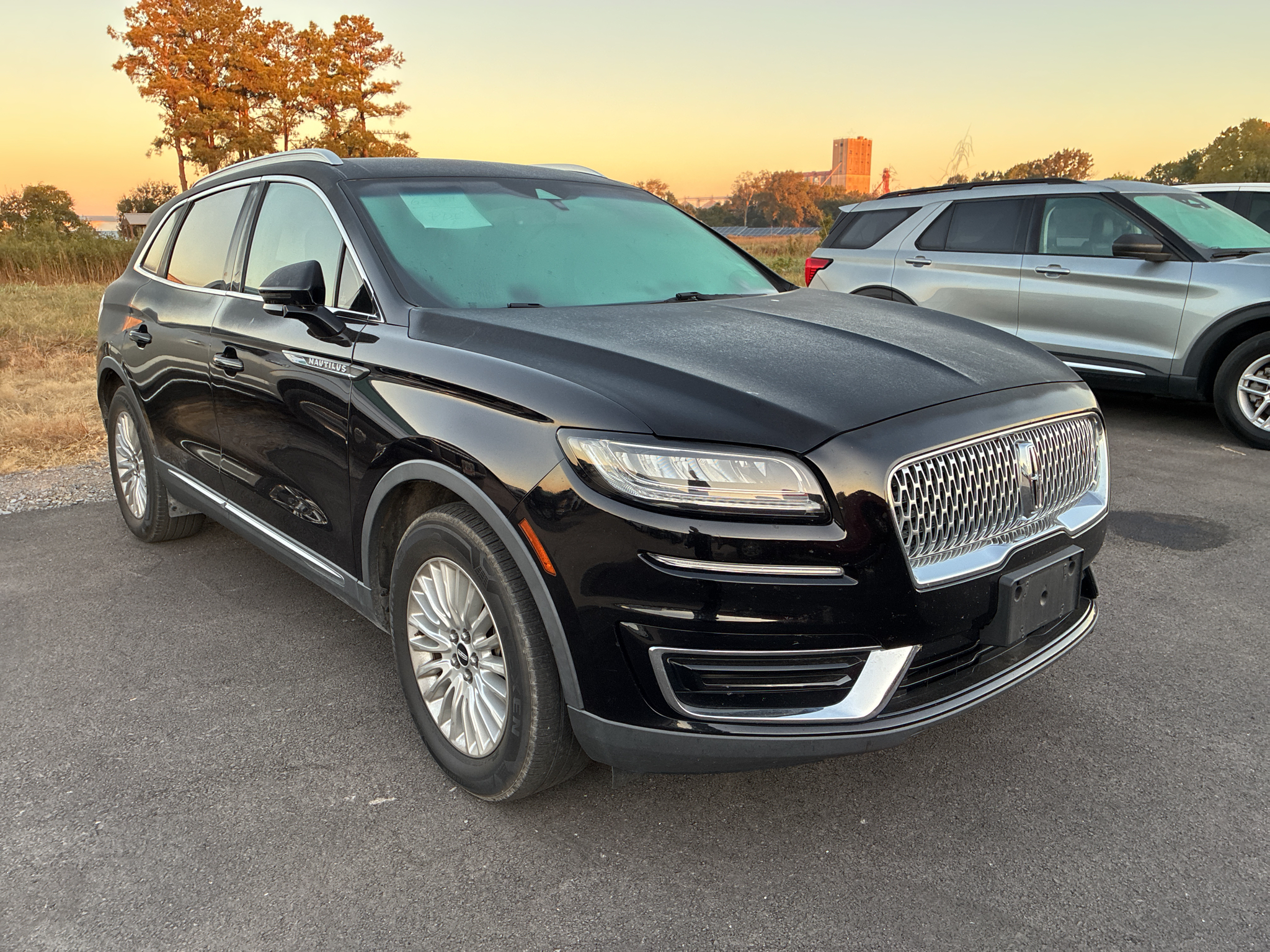 2019 Lincoln Nautilus Standard photo 2
