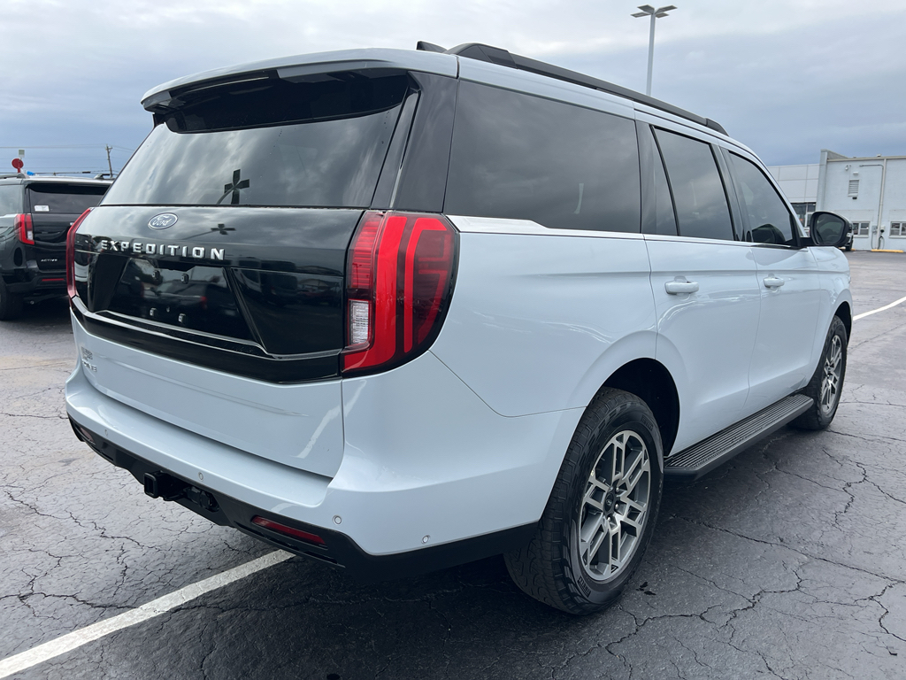 2025 Ford Expedition Active photo 5