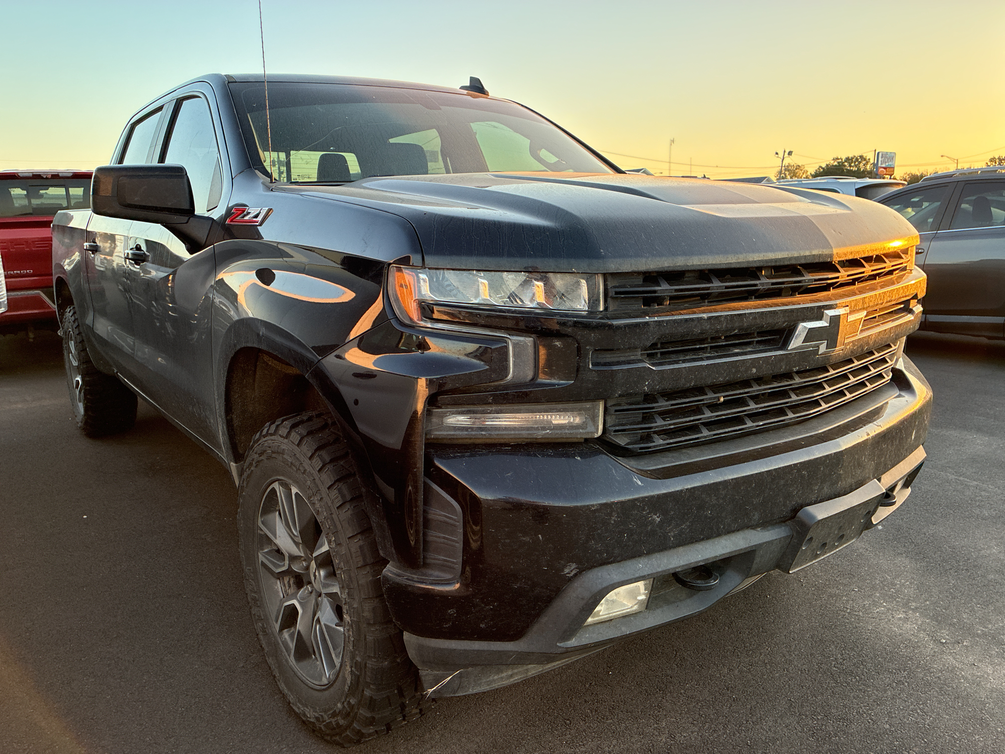 2020 Chevrolet Silverado RST photo 2