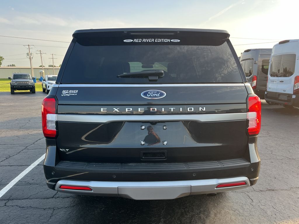 2024 Ford Expedition XLT photo 6
