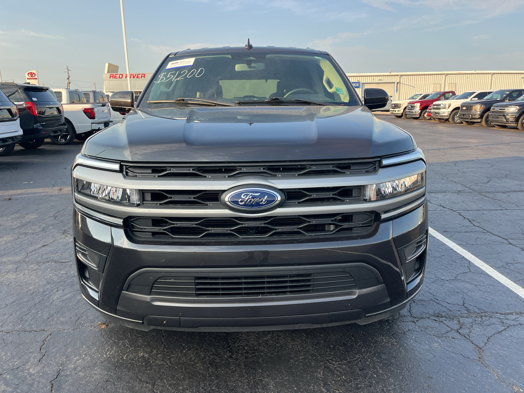 2024 Ford Expedition XLT photo 2
