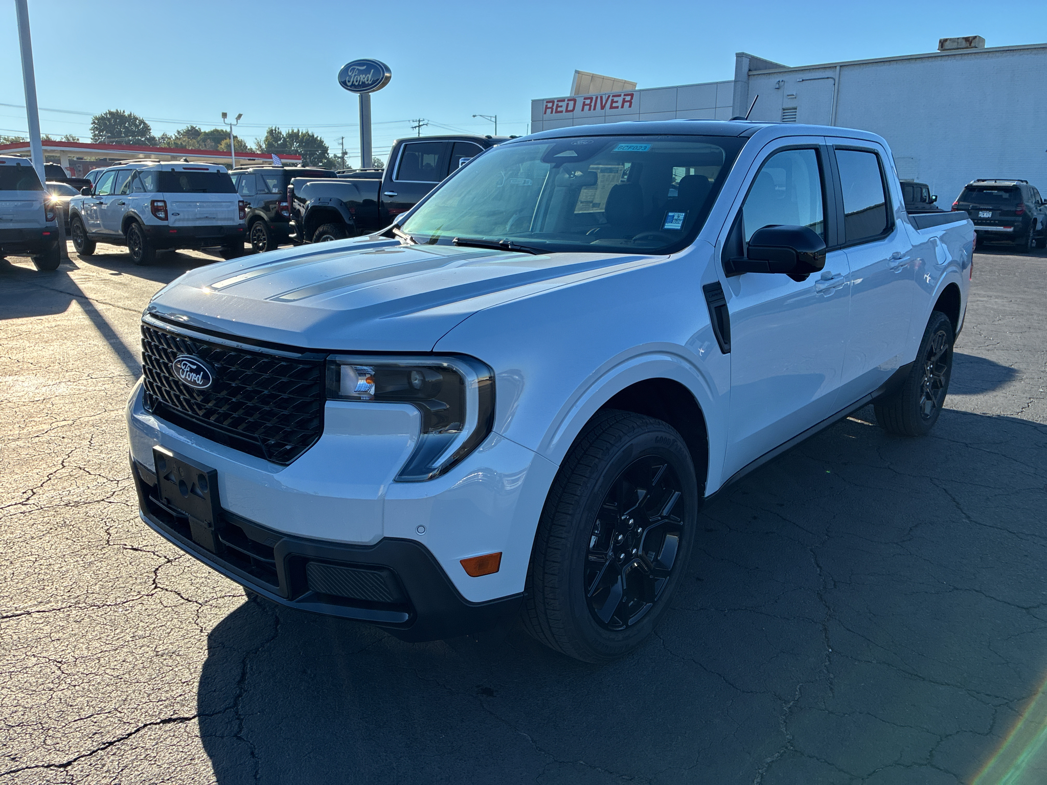 2026 Ford Maverick LARIAT photo 1