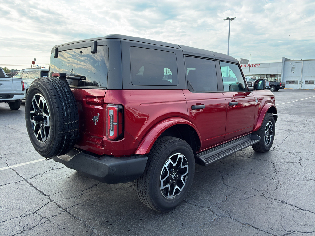 2026 Ford Bronco Outer Banks photo 5