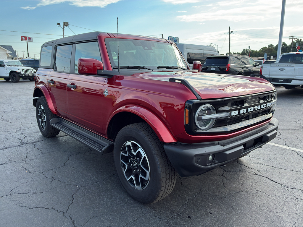 2026 Ford Bronco Outer Banks photo 6