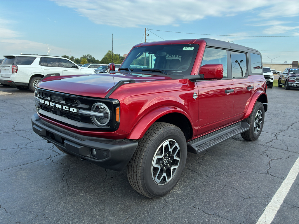 2026 Ford Bronco Outer Banks photo 2