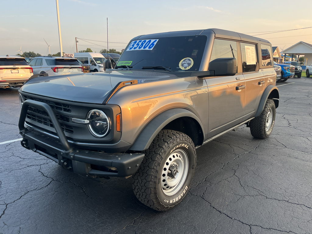 2022 Ford Bronco photo 1